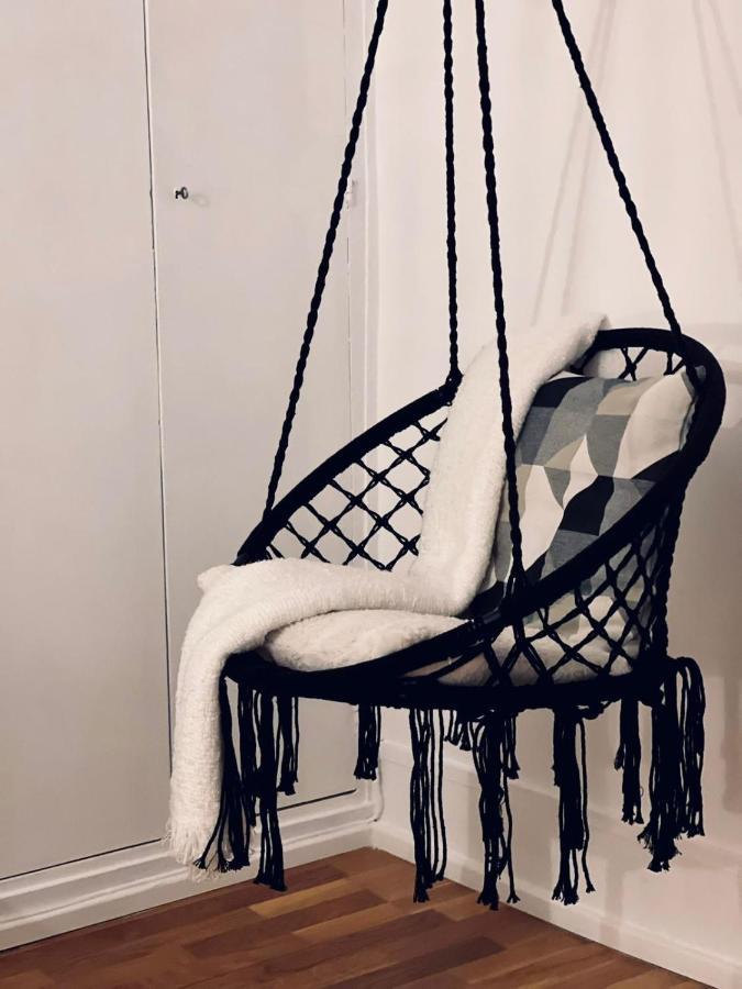 Chic Apartment On The Famous Shopping Rue Du Faubourg Saint-Honore Street Paris Bagian luar foto
